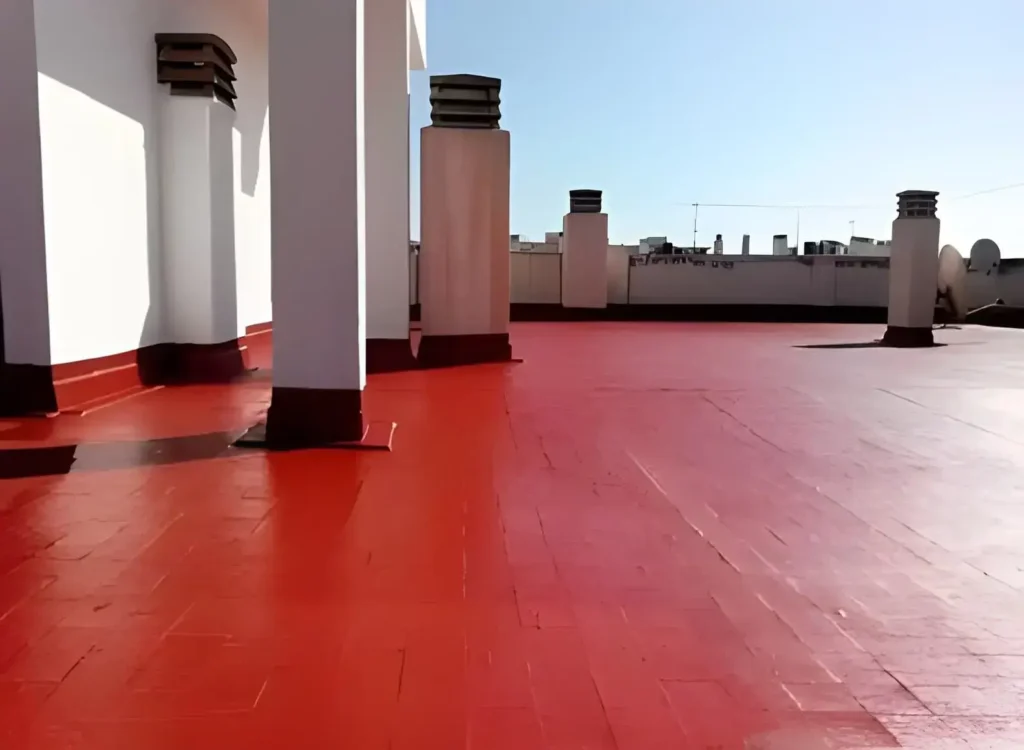 Terraza cubierta impermeabilizada realizada por Los Pintores en Granada